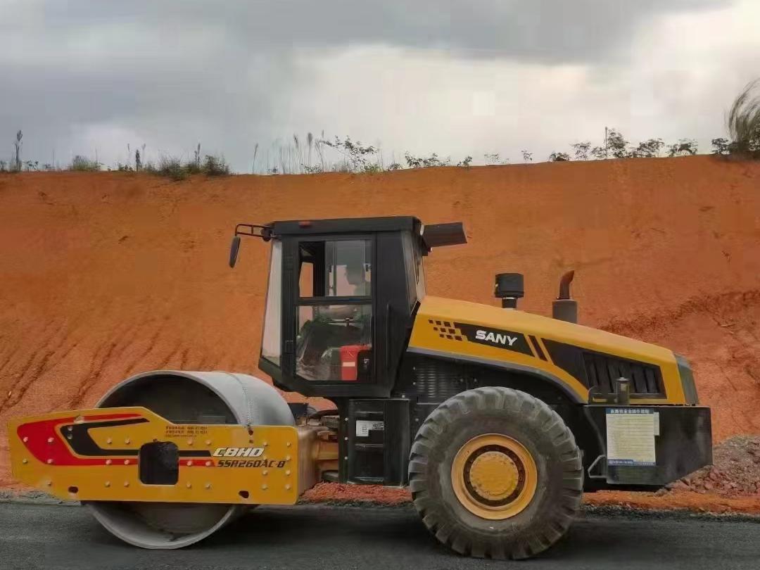 三一单钢轮压路机