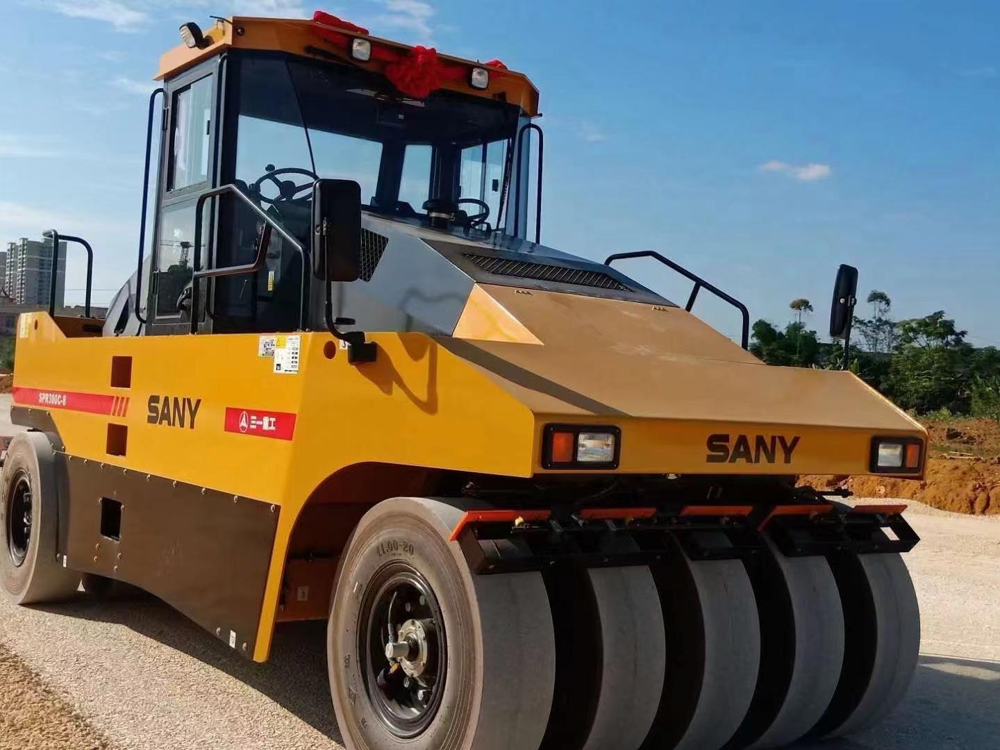 三一胶轮压路机